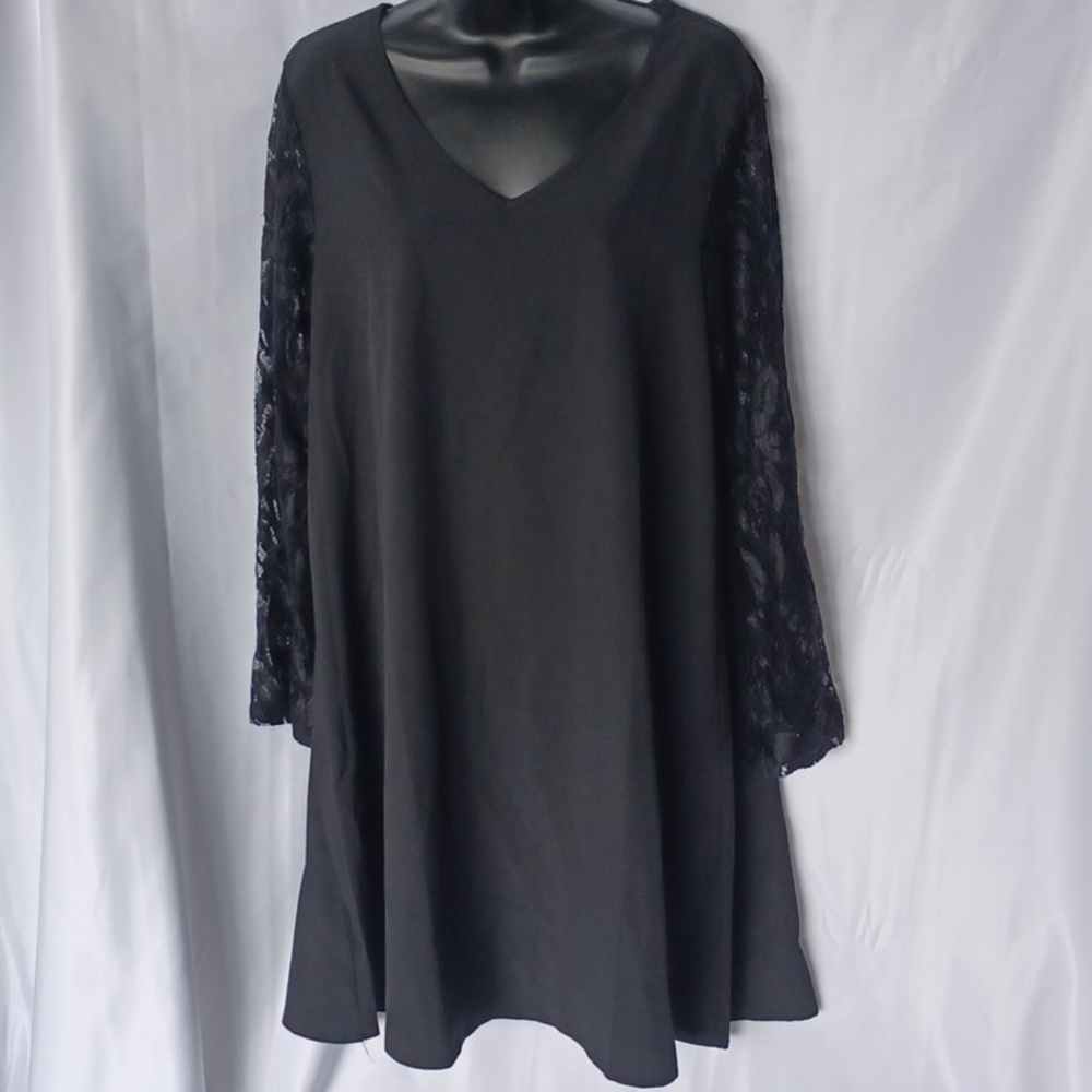 Made With love Black Long Lace Sleeved Midi Dress